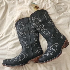 Black Cowboy Boots!!! Size 10
